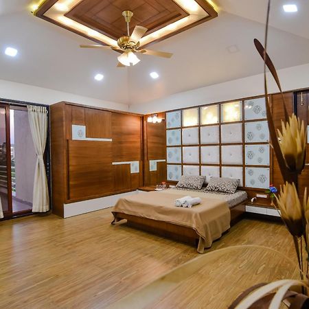 Lifeline Villas - Luxurious Taraangan 4 Mountain View Villa With Biggest Pool And Huge Open Area Lonavala Exterior foto