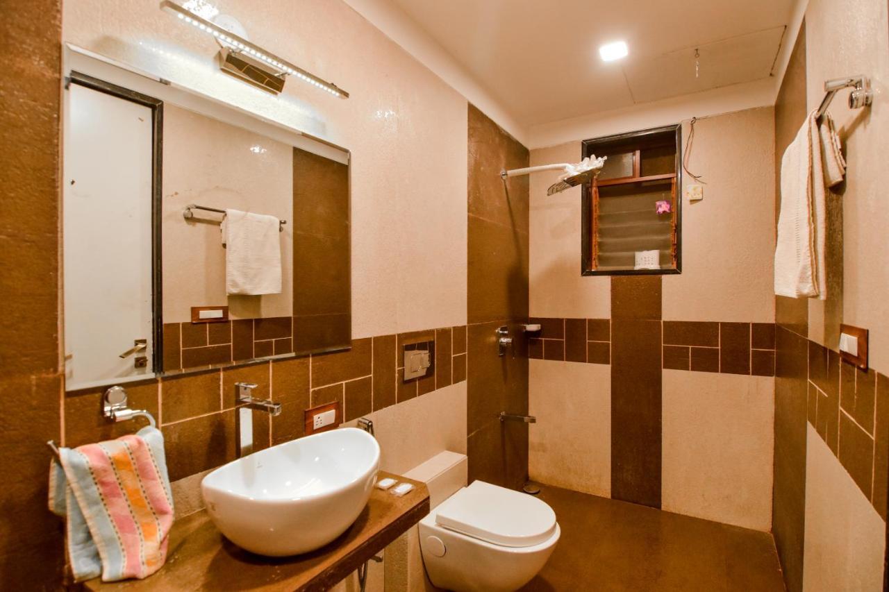 Lifeline Villas - Luxurious Taraangan 4 Mountain View Villa With Biggest Pool And Huge Open Area Lonavala Exterior foto